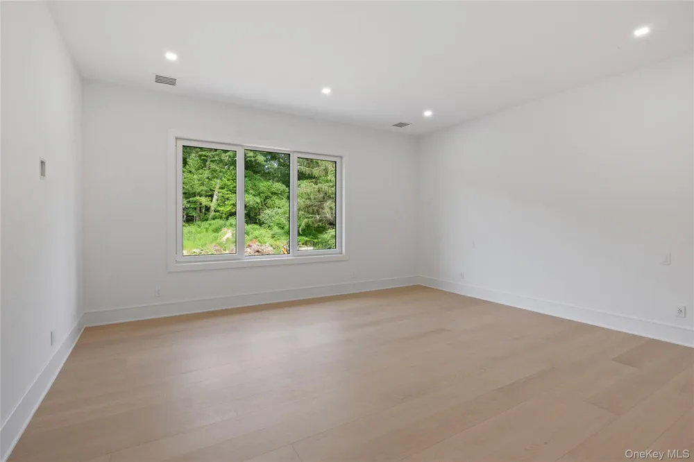 5 Somner Drive Dix Hills, NY 11746