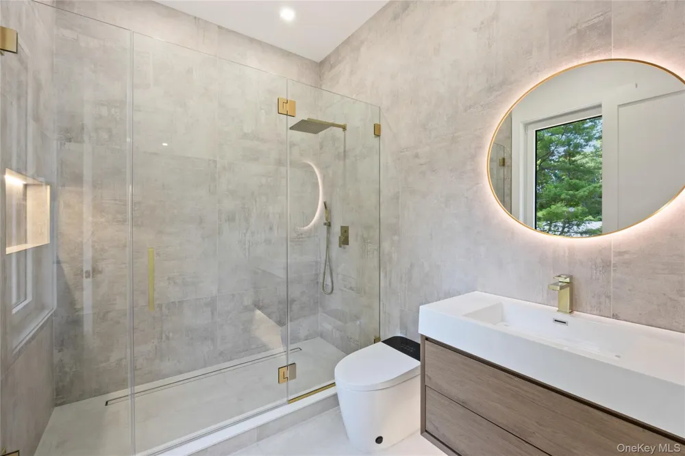 5 Somner Drive Dix Hills, NY 11746