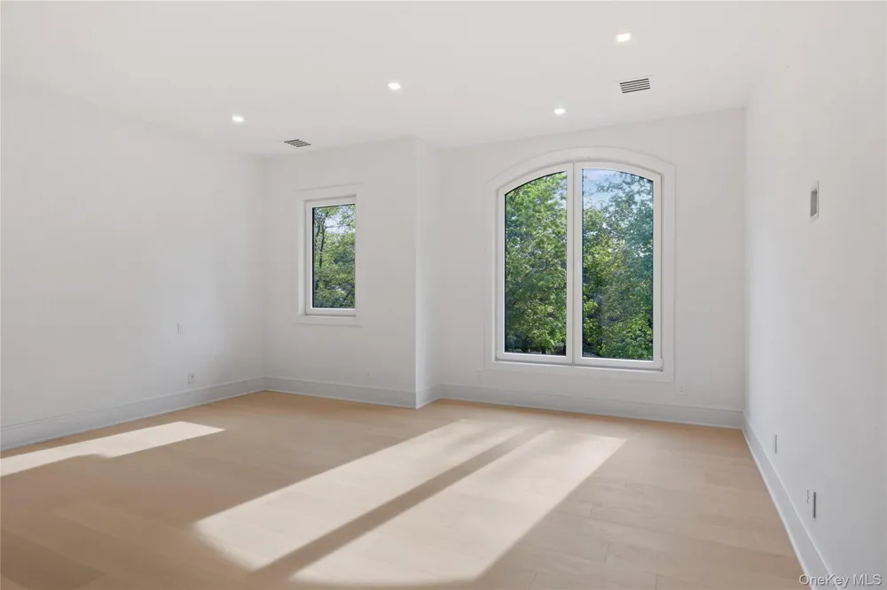 5 Somner Drive Dix Hills, NY 11746