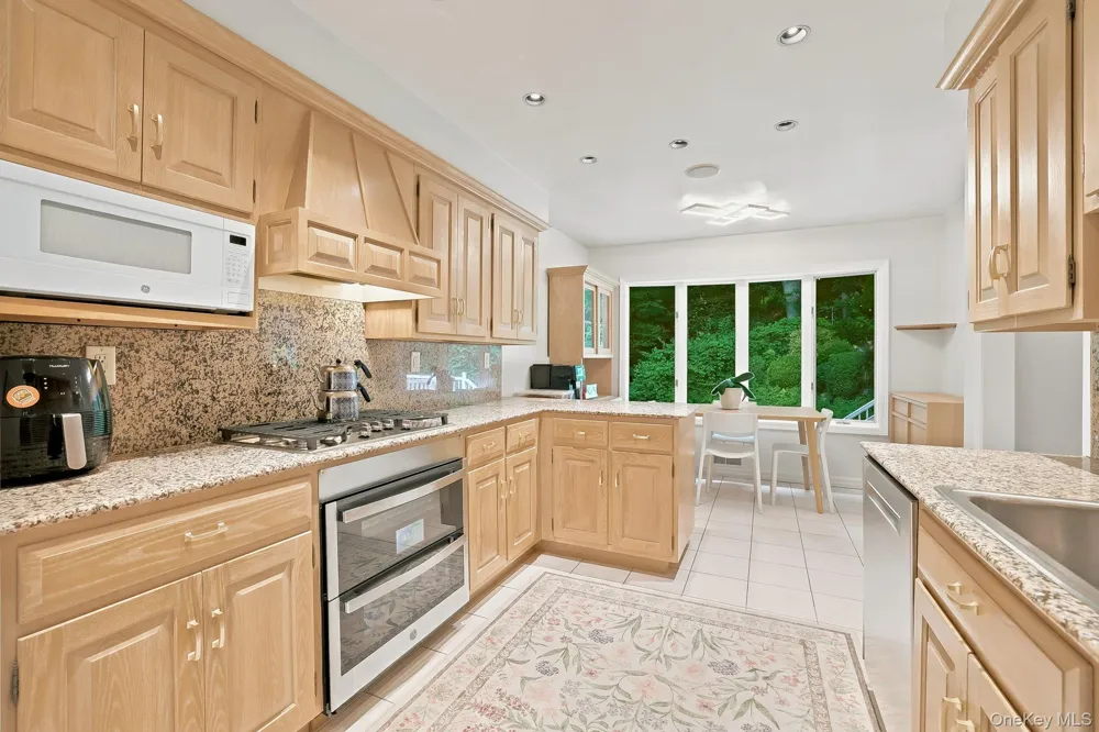 80 Hickory Hill Drive Dobbs Ferry, NY 10522
