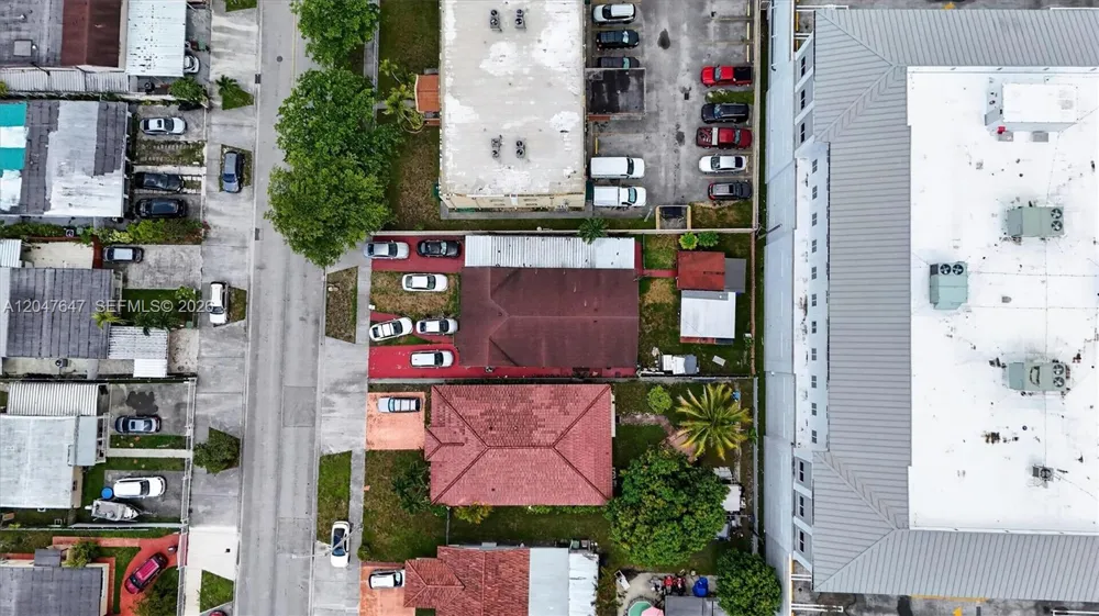 525 E 24th St Hialeah, FL 33013