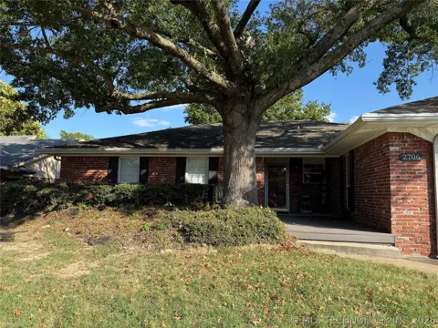 2706 Brookside Circle