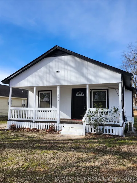 604 Oak Street