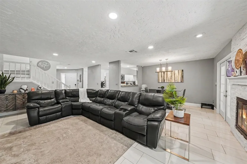 4107 BRENTWOOD PARK CIRCLE Tampa, FL 33624