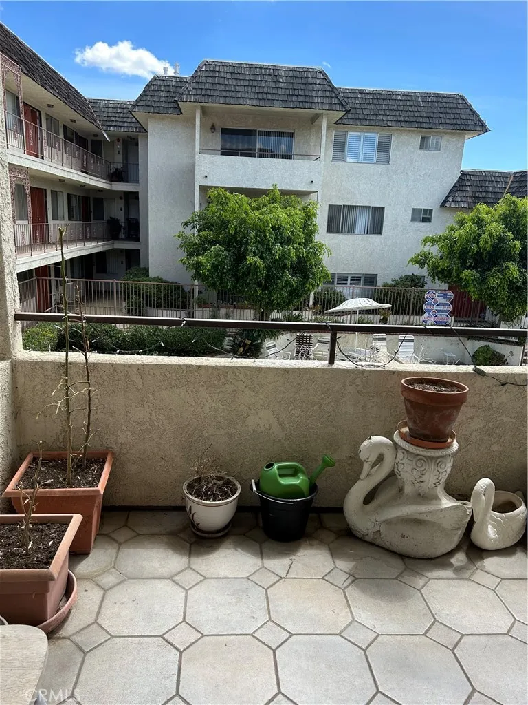5315 Yarmouth Encino, CA 91316