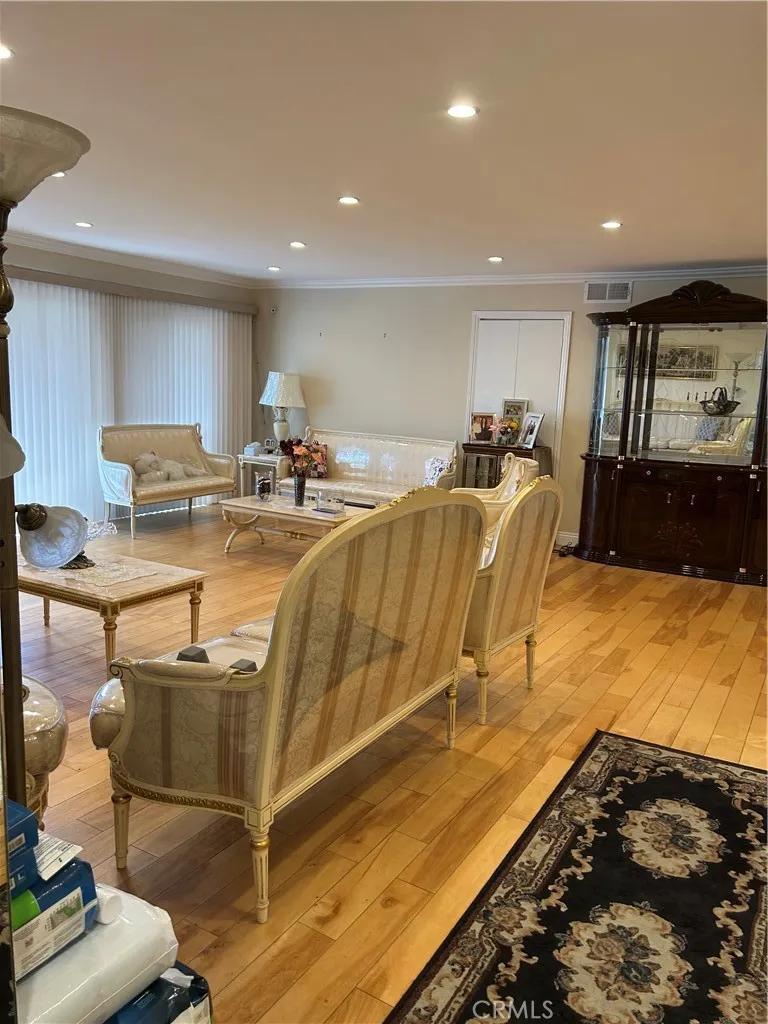 5315 Yarmouth Encino, CA 91316
