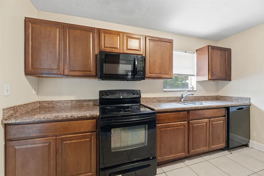 5131 SW 6th Street Margate, FL 33068