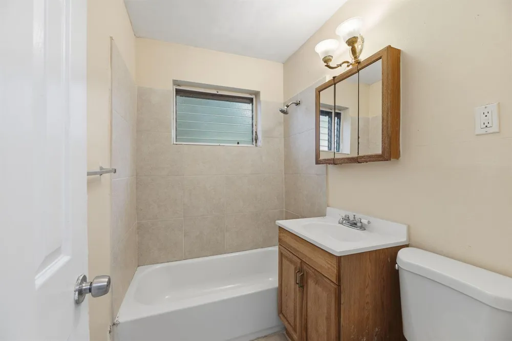 5131 SW 6th Street Margate, FL 33068