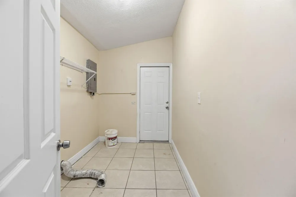 5131 SW 6th Street Margate, FL 33068