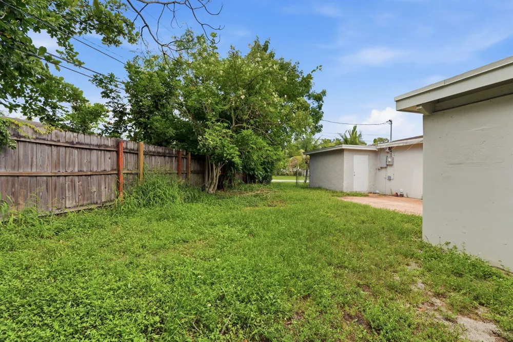 5131 SW 6th Street Margate, FL 33068
