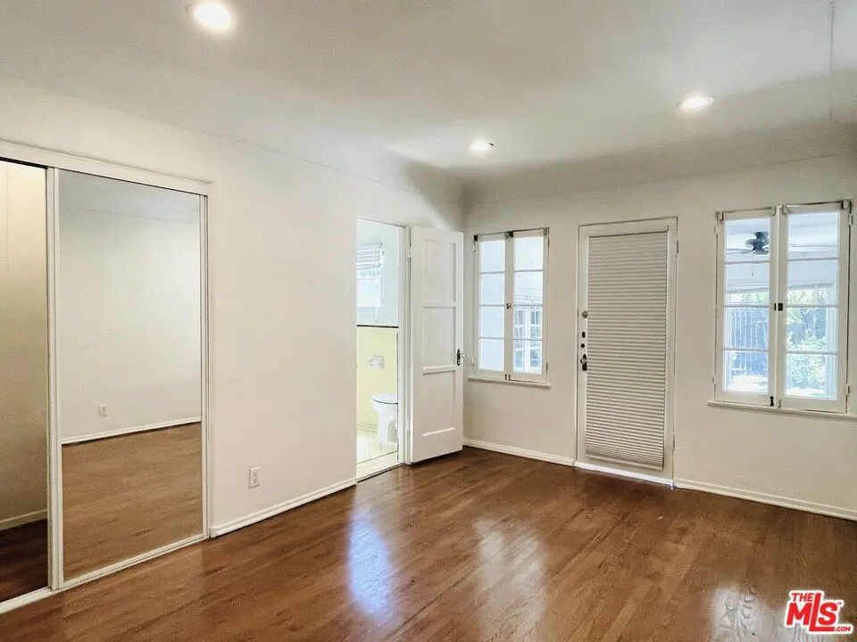 203 Doheny Drive Beverly Hills, CA 90211