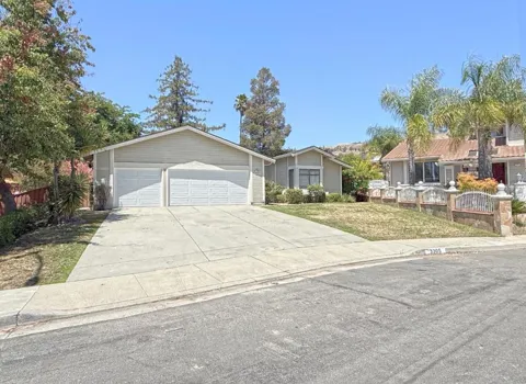3305 Archbury Court