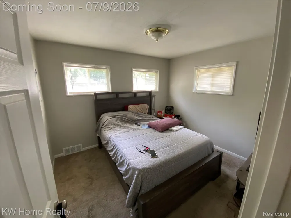 14620 Pearson Street Oak Park City, MI 48237