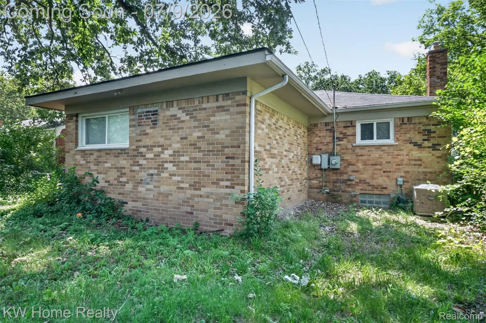 14620 Pearson Street Oak Park City, MI 48237