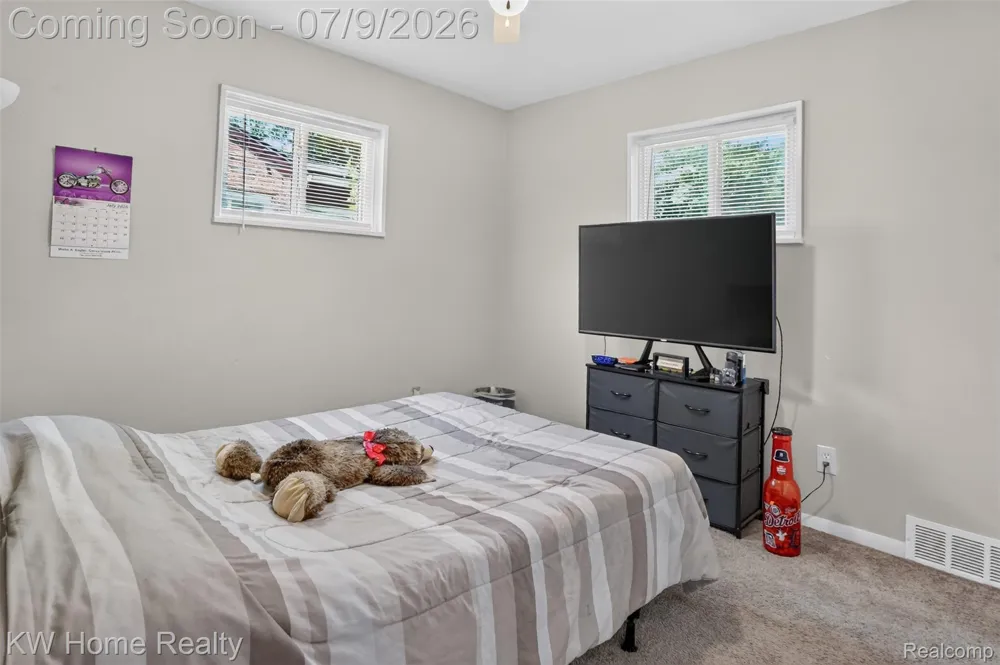 14620 Pearson Street Oak Park City, MI 48237