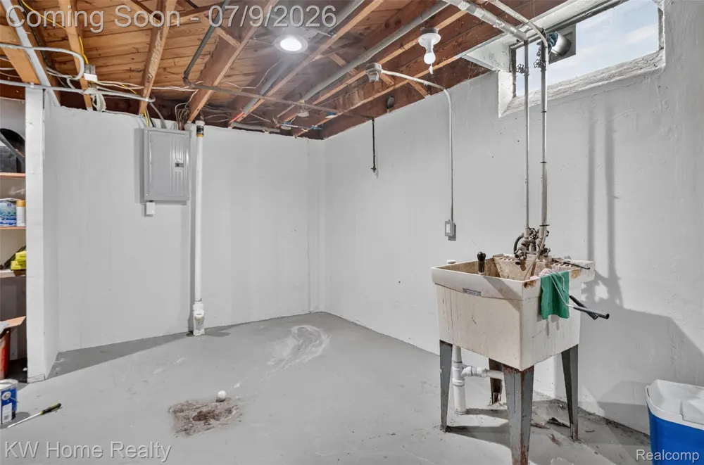 14620 Pearson Street Oak Park City, MI 48237