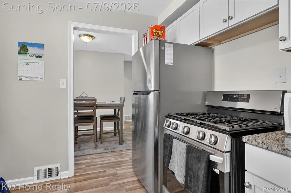 14620 Pearson Street Oak Park City, MI 48237
