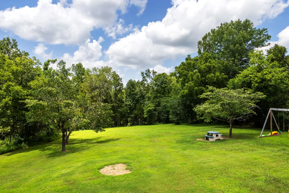9389 Hi Lo Rd Bon Aqua, TN 37025