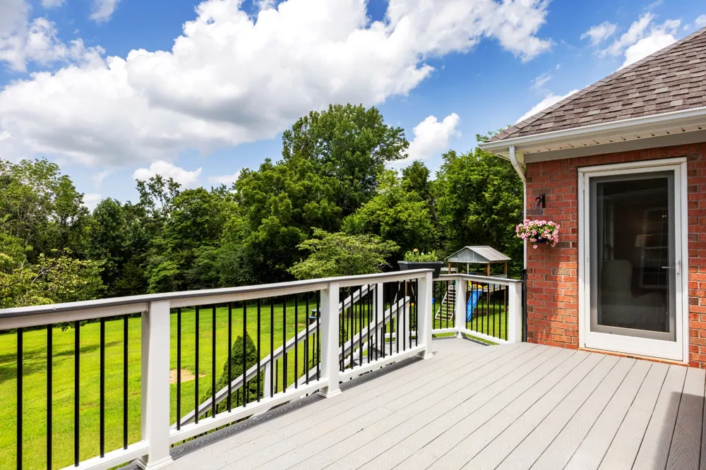 9389 Hi Lo Rd Bon Aqua, TN 37025