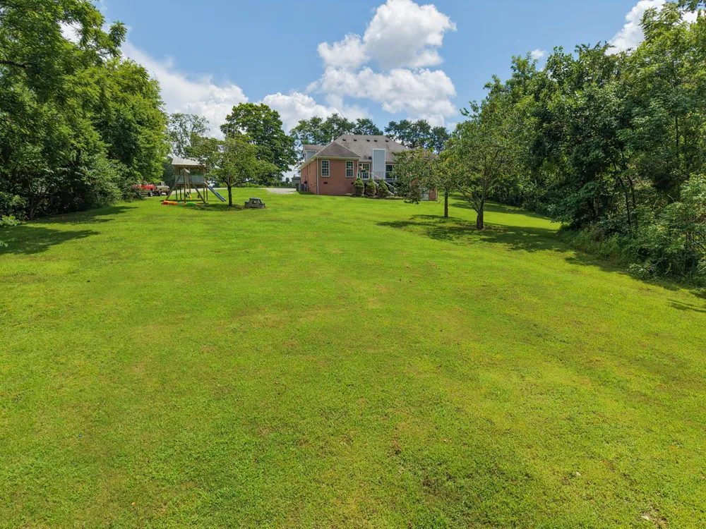 9389 Hi Lo Rd Bon Aqua, TN 37025