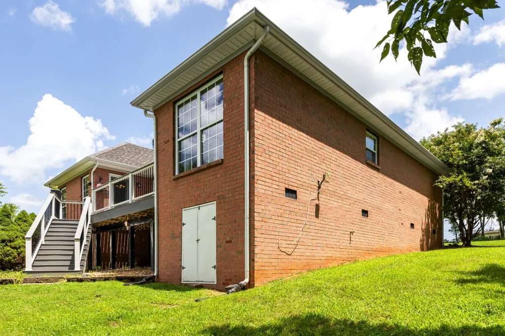 9389 Hi Lo Rd Bon Aqua, TN 37025