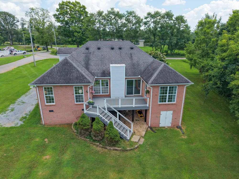 9389 Hi Lo Rd Bon Aqua, TN 37025