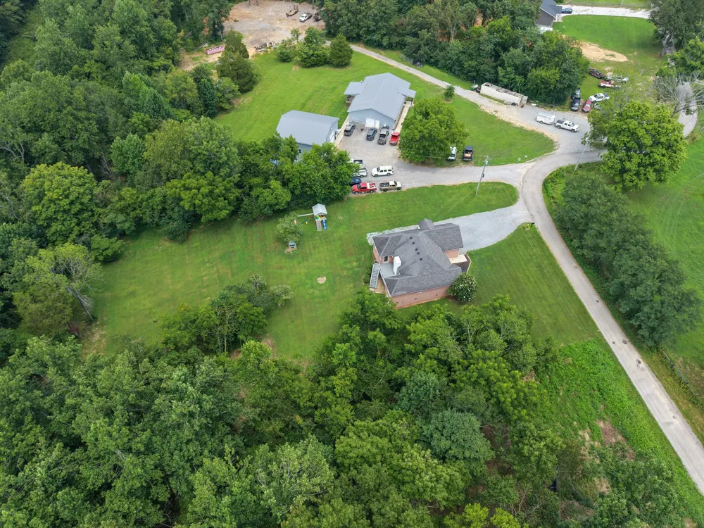 9389 Hi Lo Rd Bon Aqua, TN 37025