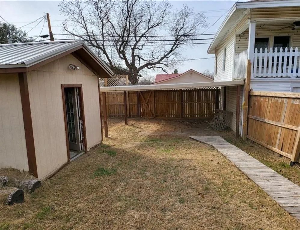 411 Cooke Street Nocona, TX 76255
