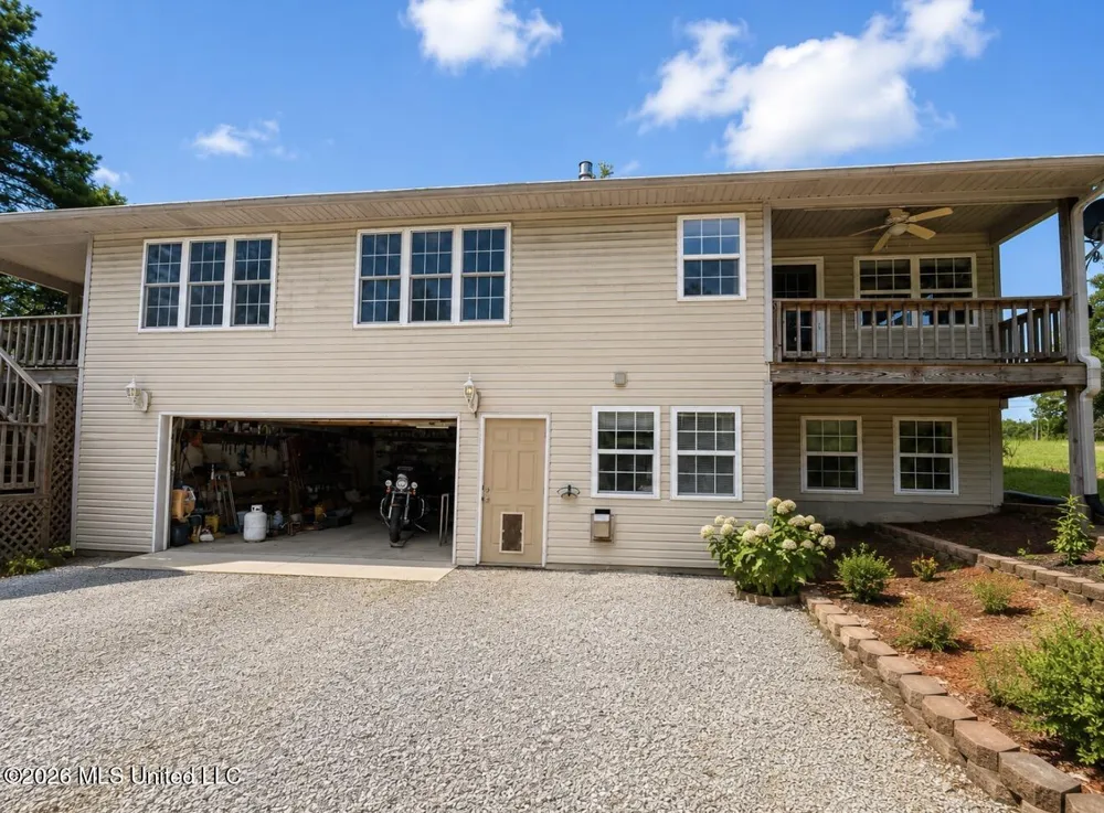 2903 Hunter Road Thaxton, MS 38871