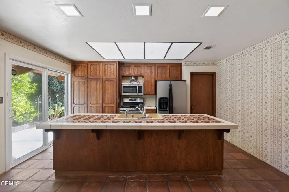 2170 Ladera Road Ojai, CA 93023