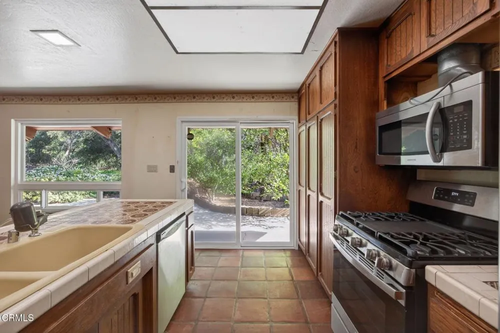2170 Ladera Road Ojai, CA 93023