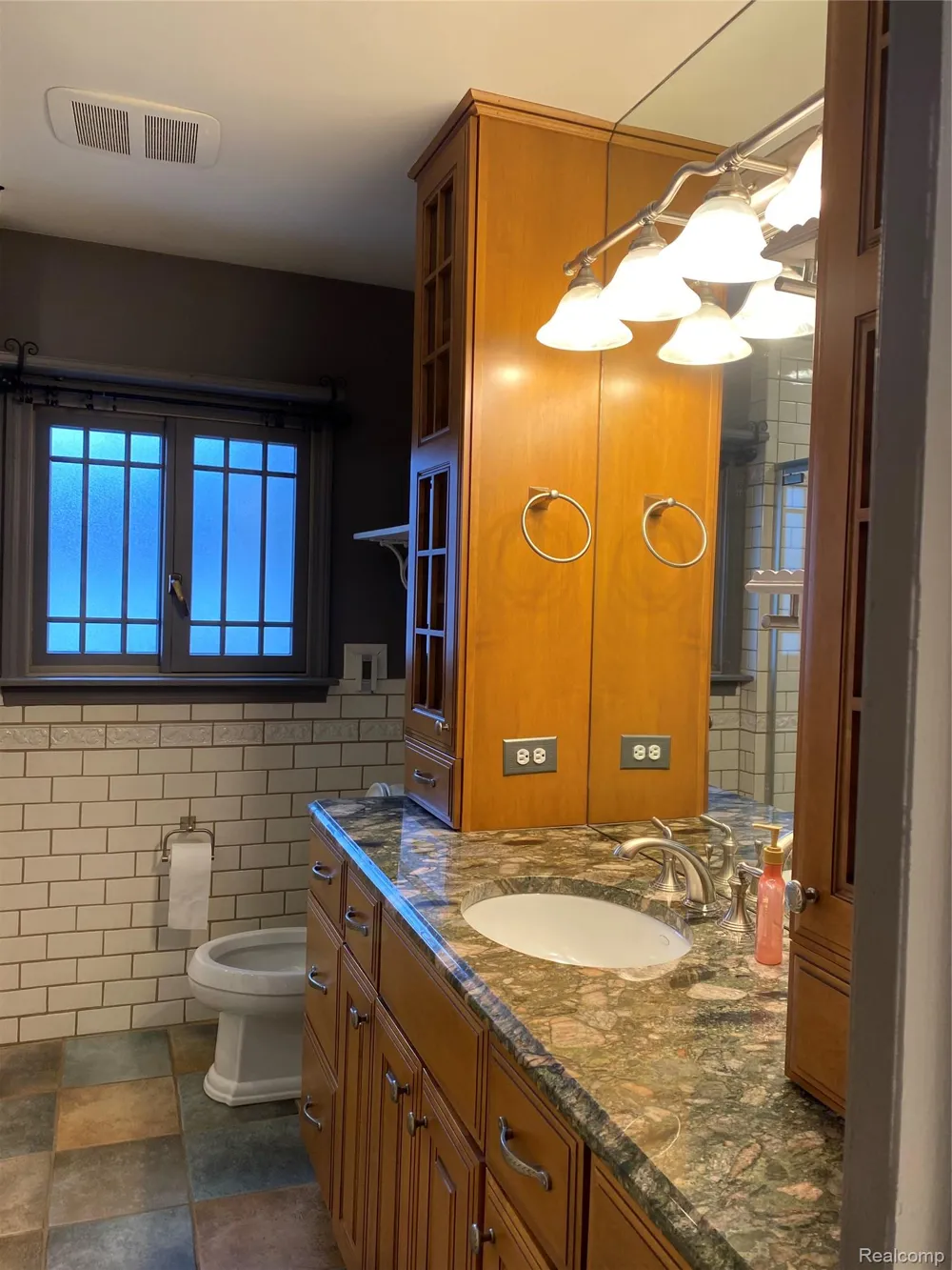 5045 Abington Drive Troy City, MI 48085