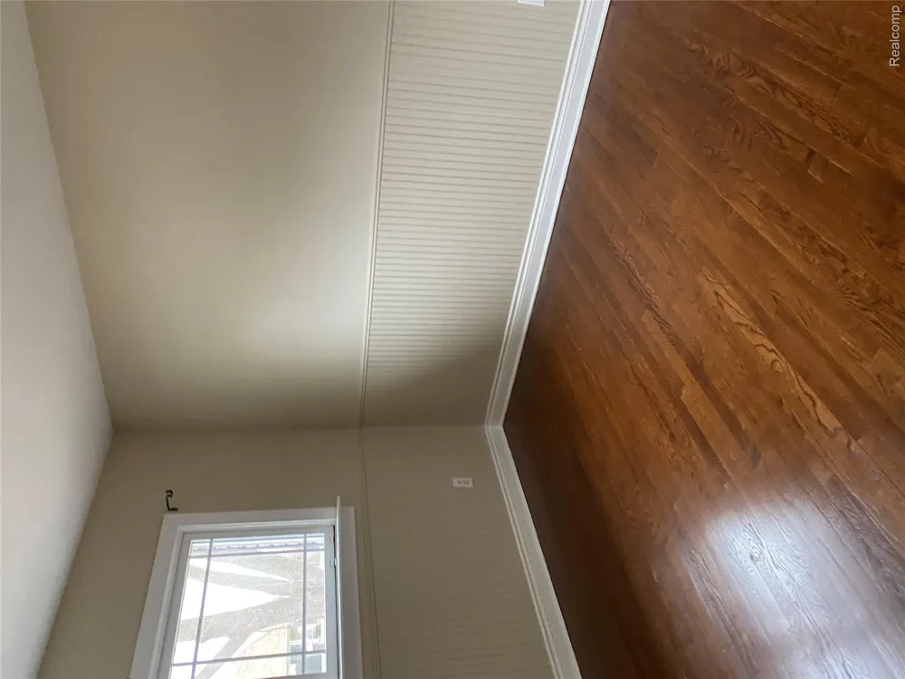 5045 Abington Drive Troy City, MI 48085