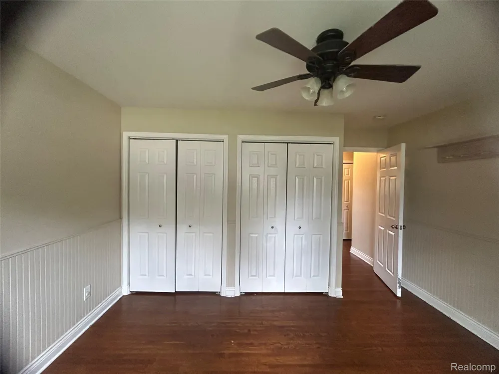 5045 Abington Drive Troy City, MI 48085