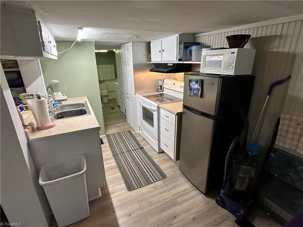 162 Club House Drive New London, NC 28127