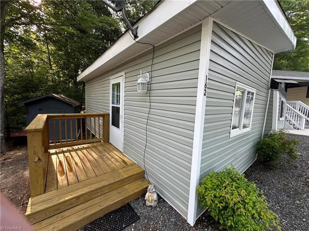 162 Club House Drive New London, NC 28127