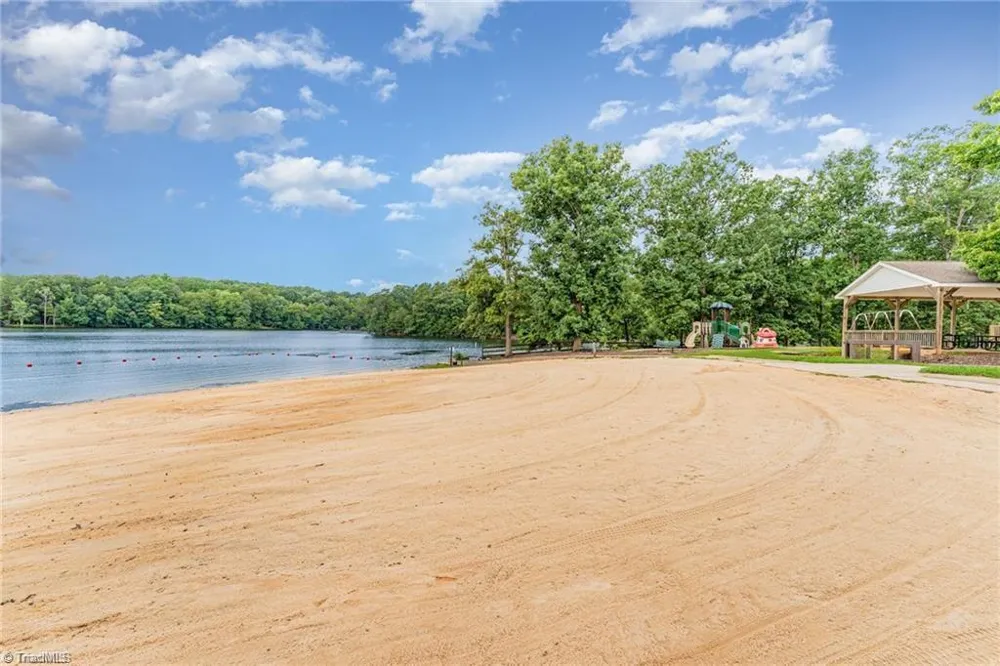 162 Club House Drive New London, NC 28127