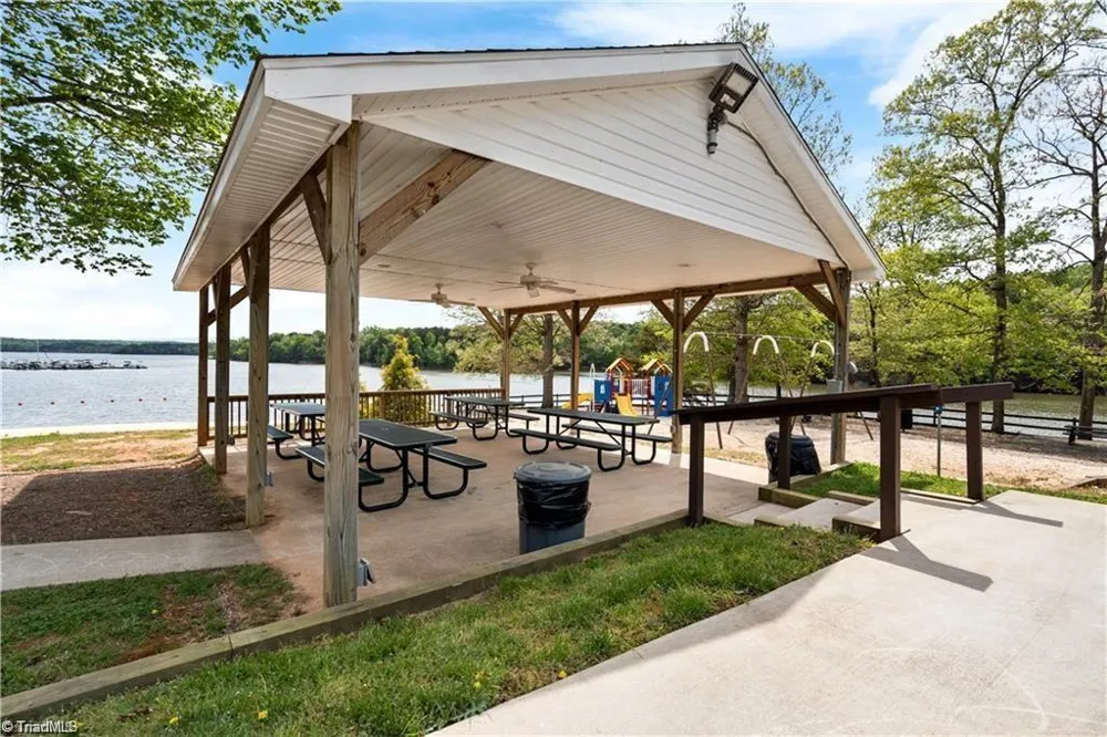 162 Club House Drive New London, NC 28127