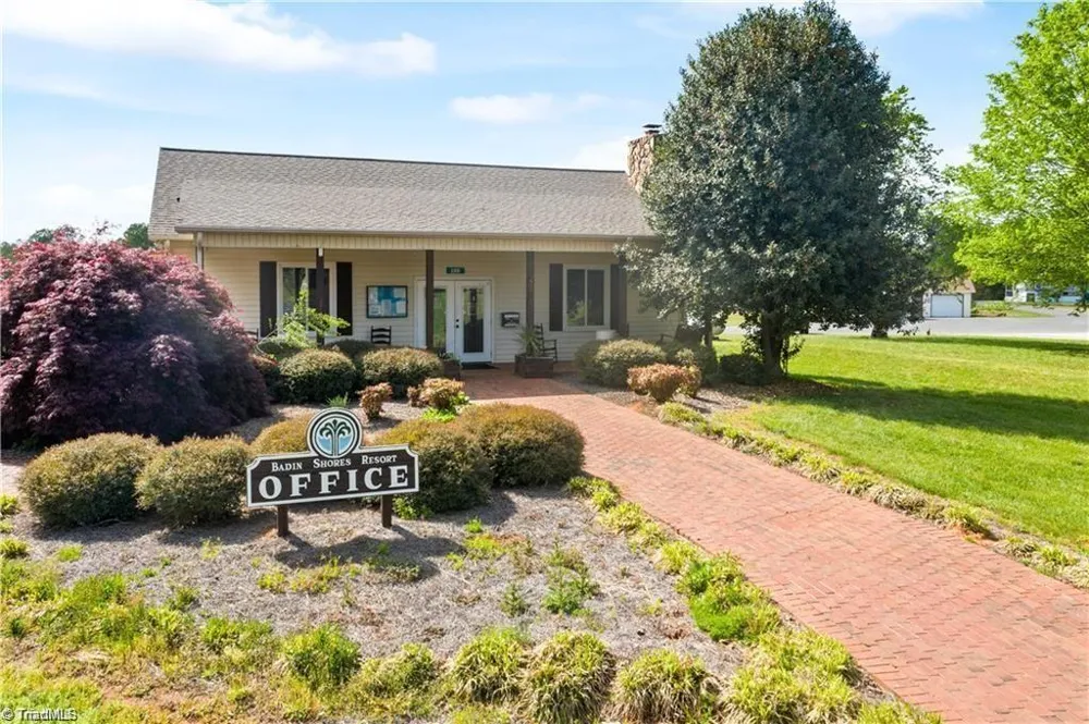 162 Club House Drive New London, NC 28127
