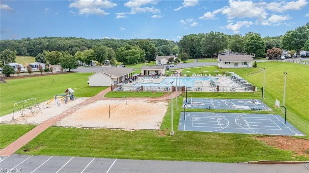 162 Club House Drive New London, NC 28127