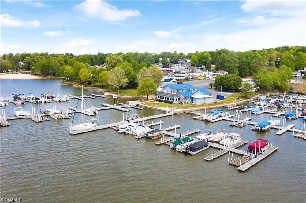 162 Club House Drive New London, NC 28127
