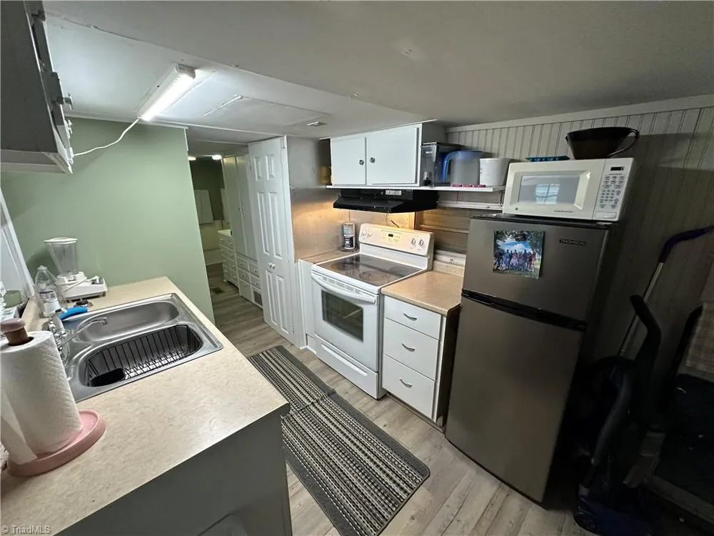 162 Club House Drive New London, NC 28127
