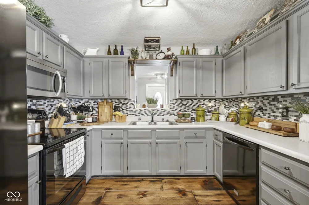 1223 Stave Oak Court Beech Grove, IN 46107