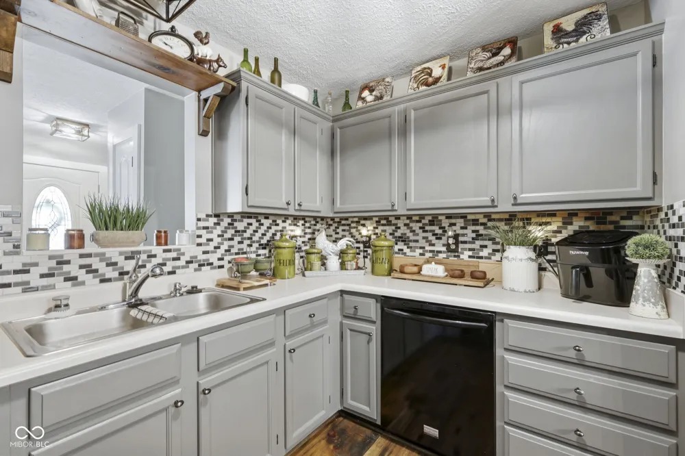 1223 Stave Oak Court Beech Grove, IN 46107