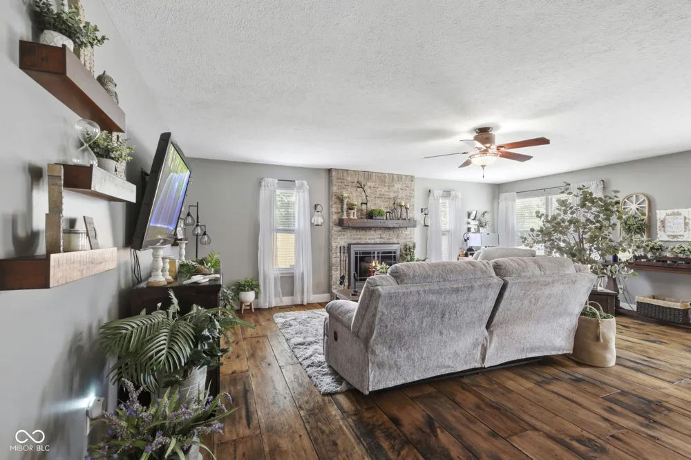1223 Stave Oak Court Beech Grove, IN 46107