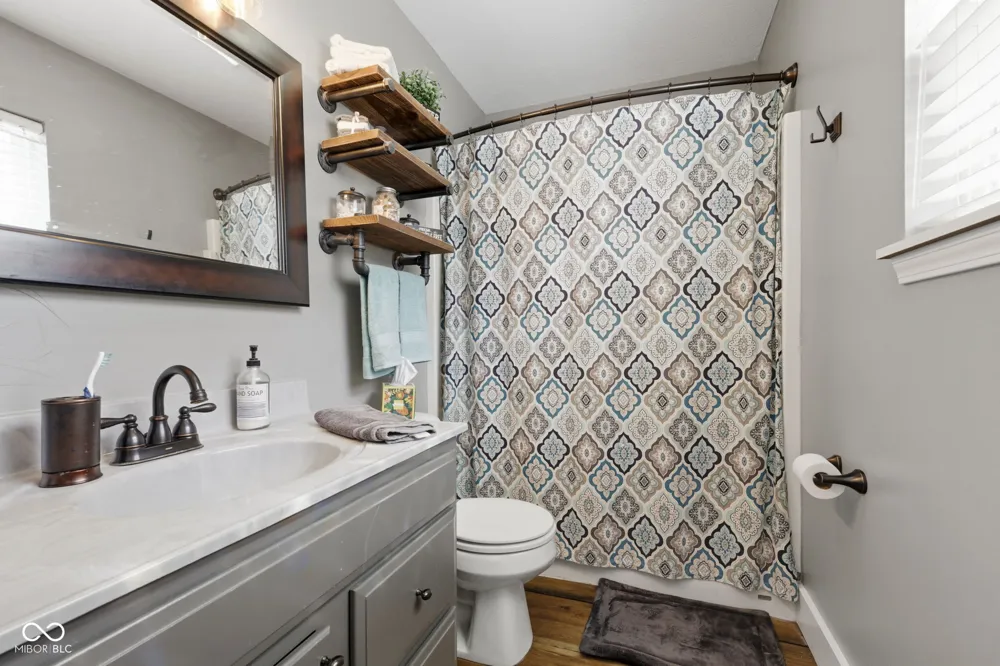 1223 Stave Oak Court Beech Grove, IN 46107