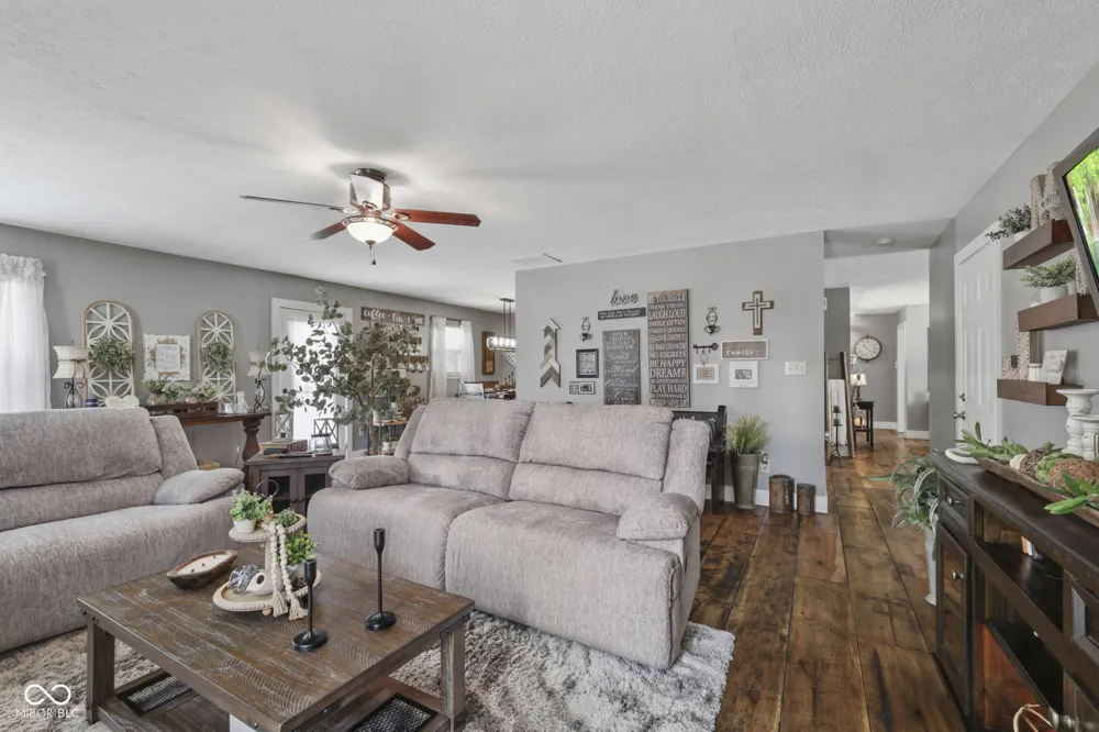 1223 Stave Oak Court Beech Grove, IN 46107