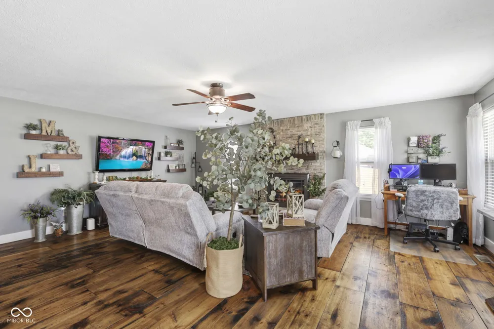 1223 Stave Oak Court Beech Grove, IN 46107