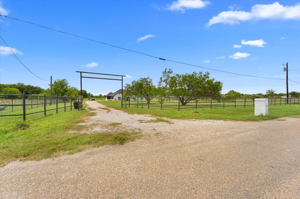 2742 Sundown Drive Kaufman, TX 75142