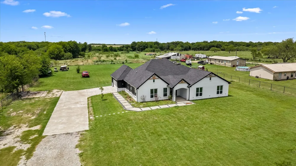 2742 Sundown Drive Kaufman, TX 75142